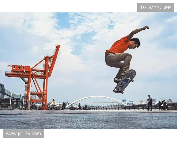 西安滑板队的拼搏历程与攀岩联赛的精彩瞬间回顾