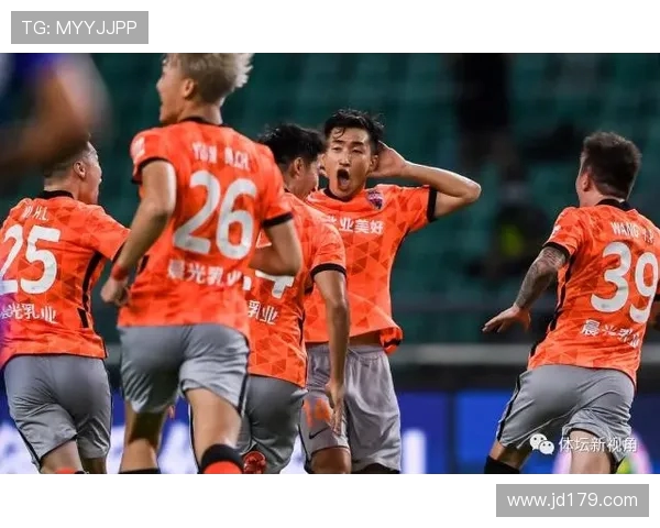 重庆足球队以93分领跑世锦赛积分榜展现强劲实力